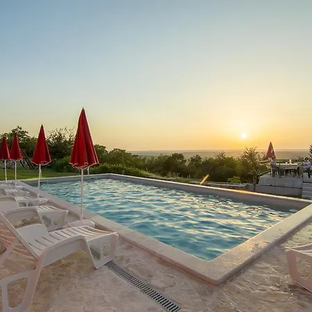 Πανσιόν Rogocana 3*